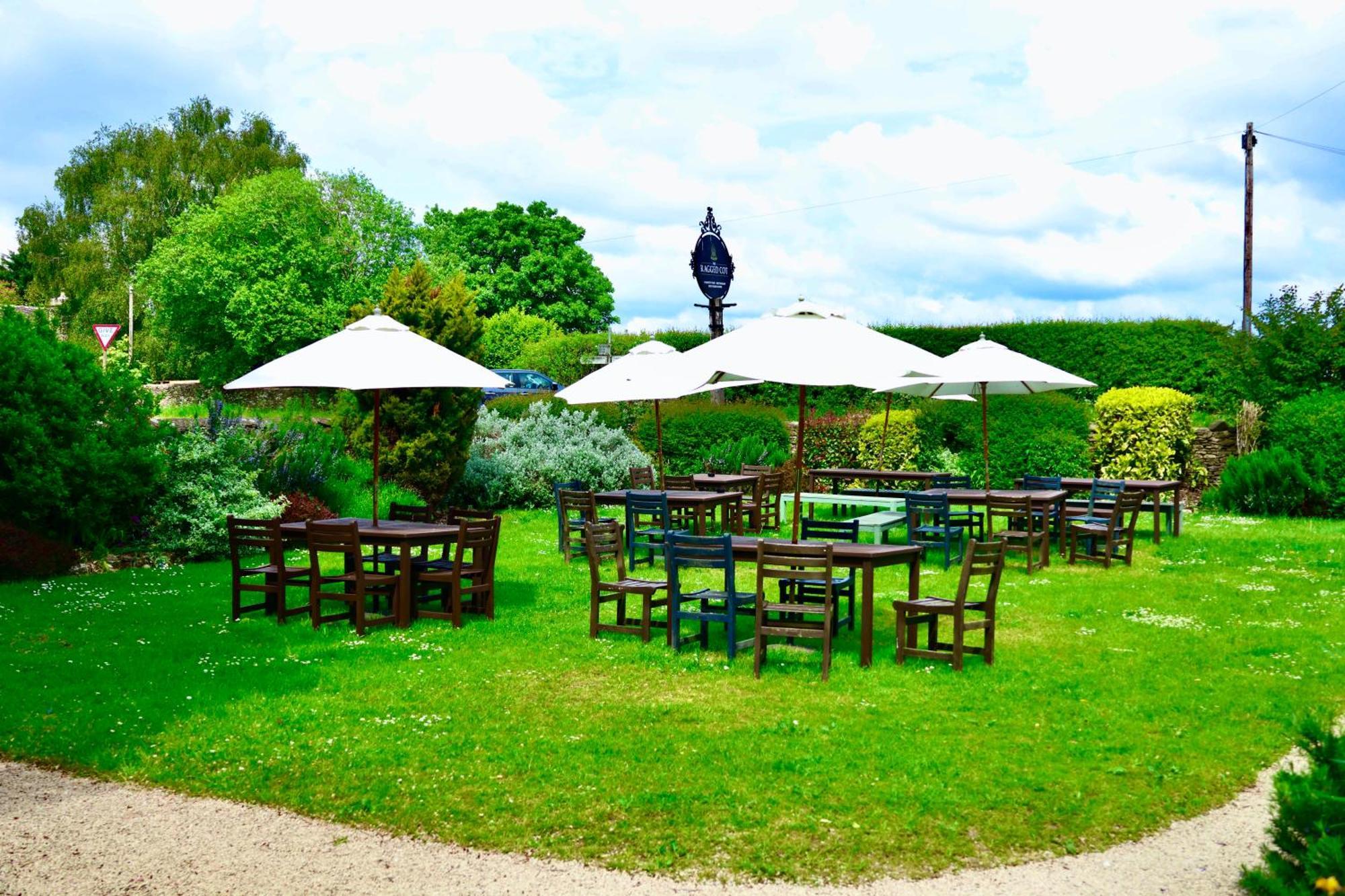 Отель The Ragged Cot Minchinhampton Экстерьер фото