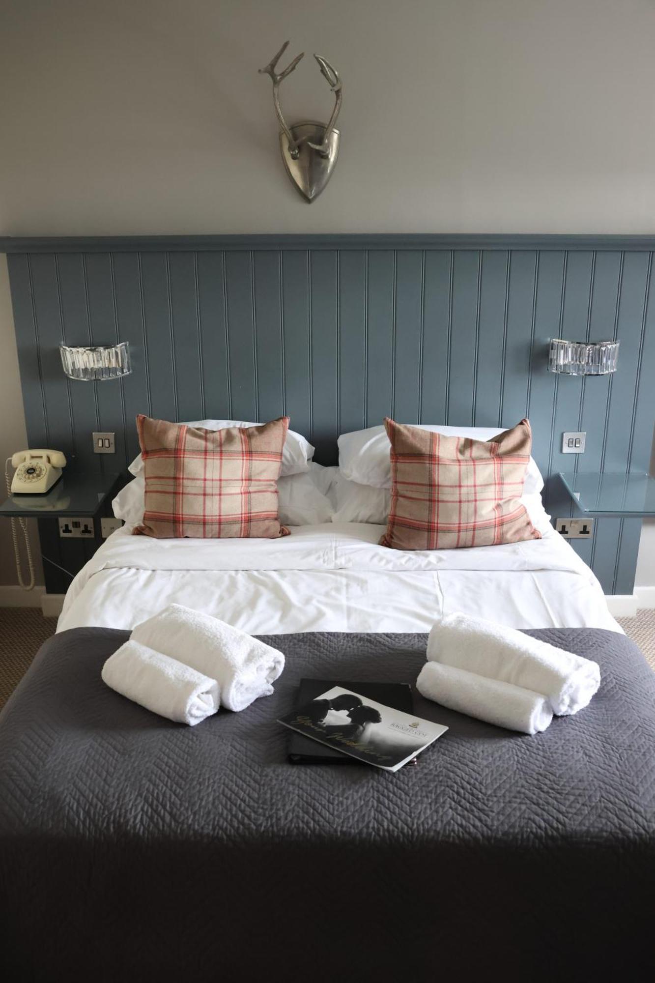 Отель The Ragged Cot Minchinhampton Экстерьер фото